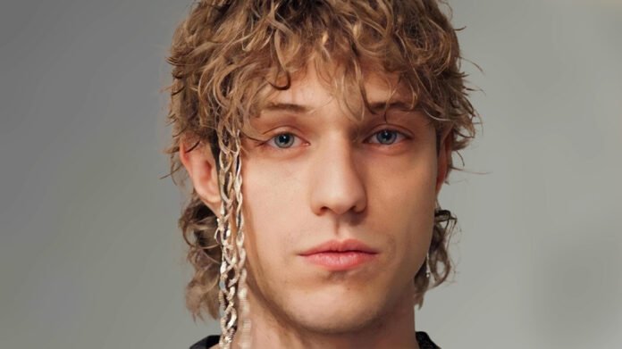 Irama Torna Single Finita Con Victoria Stella Doritou Il Cantante 
