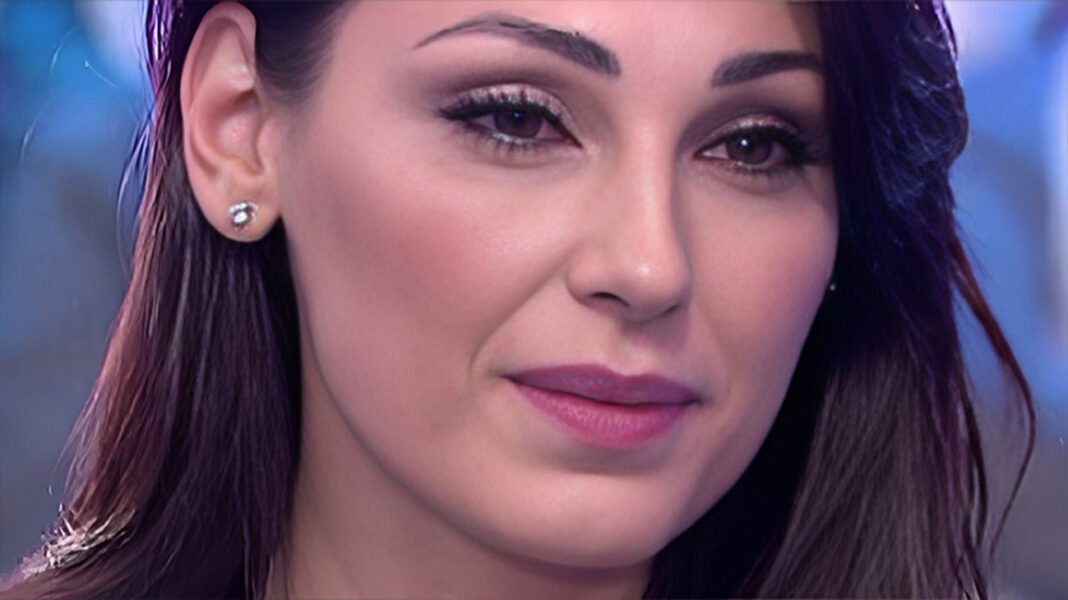Anna Tatangelo Colpita Da Un Altro Grave Lutto Ecco Di Chi Si Tratta