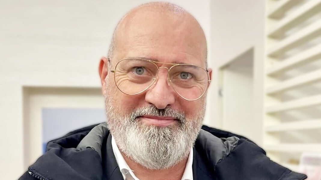 Black Out Vite sospese, sapete che Stefano Bonaccini è il 'fratello' di un attore del cast Black Out Vite sospese, sapete che Stefano Bonaccini è il 'fratello' di un attore del cast