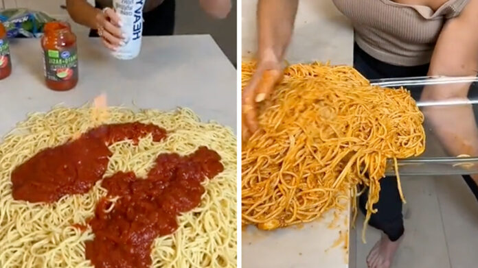 Due frame della ricetta degli spaghetti al forno