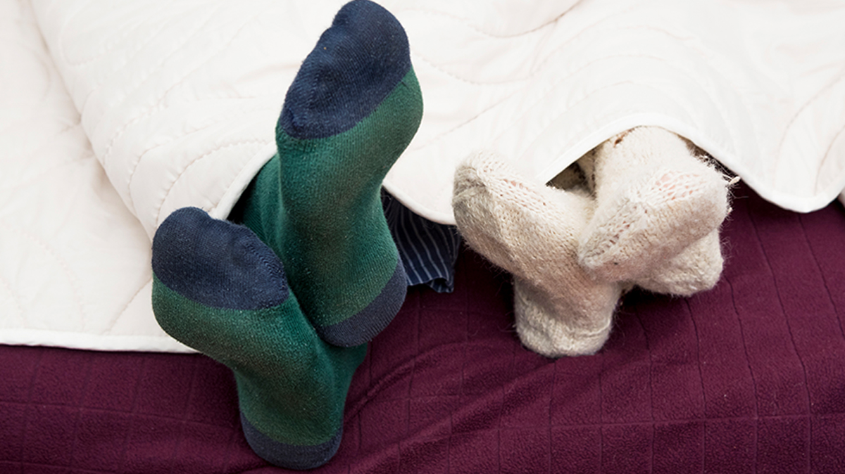 Dei calzini potrebbero essere la nuova soluzione contro le apnee  notturne ed il russamento
