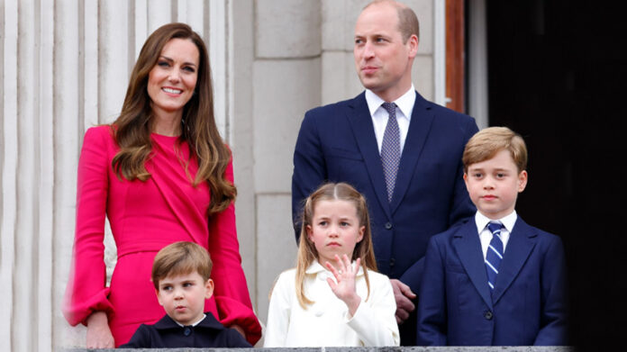 Il Principe del Galles William con la moglie Kate Middleton e i loro tre figli