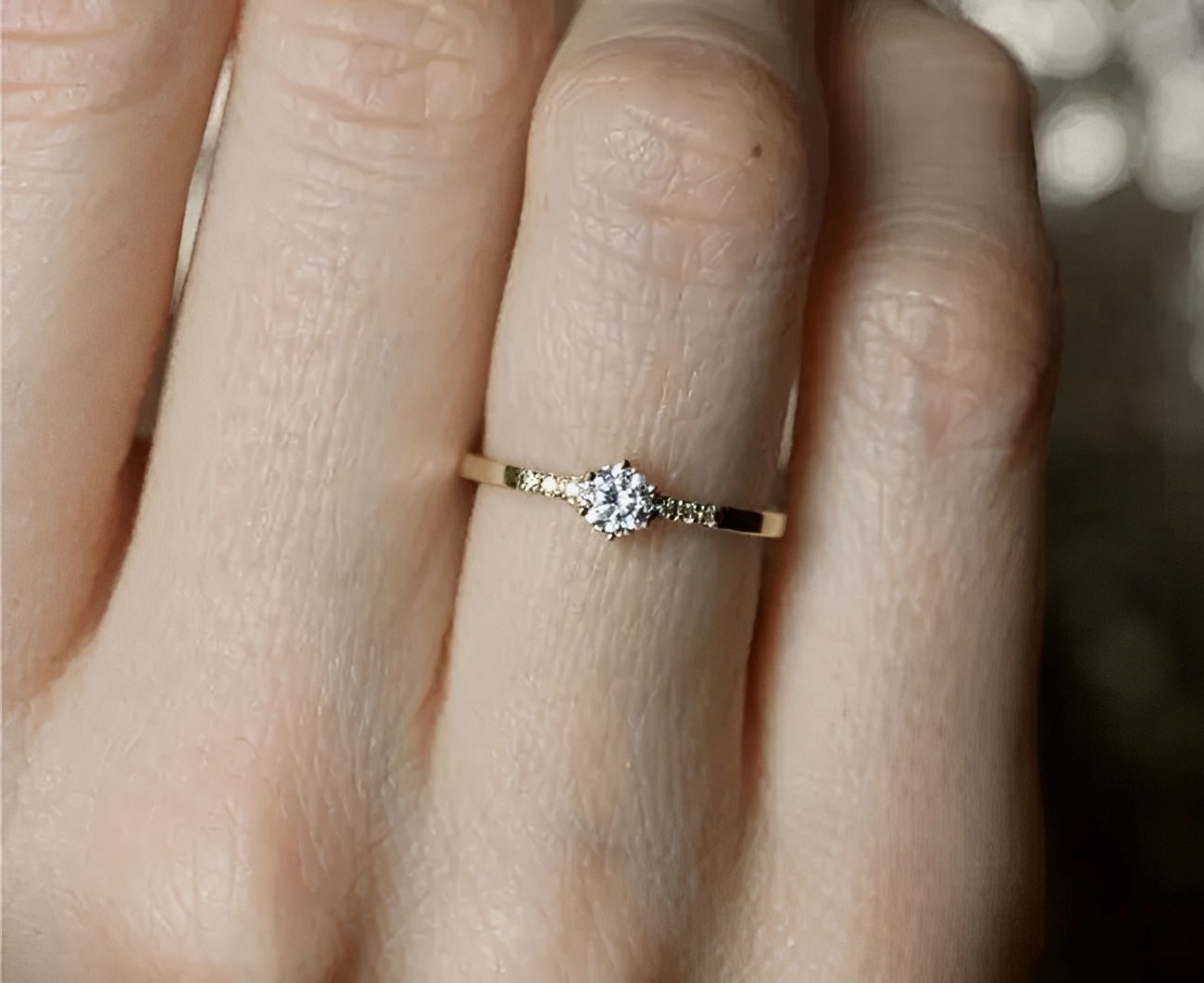 L'anello che la donna toscana ha ricevuto dal marito. Fonte: mumsnet.com
