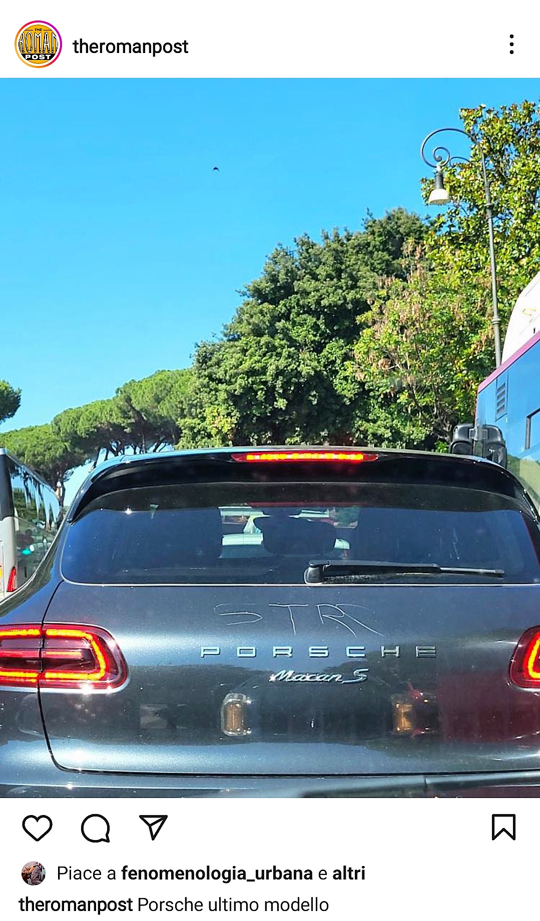 La Porsche 'modificata' che gira a Roma. Fonte: theromanpost - Instagram