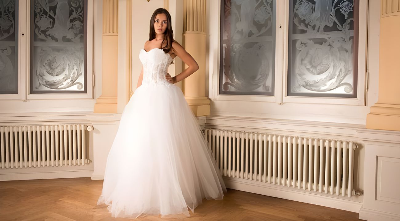 Una donna ha svelato in anteprima il vestito nuziale di sua cognata e quest'ultima l'ha esclusa dal suo matrimonio