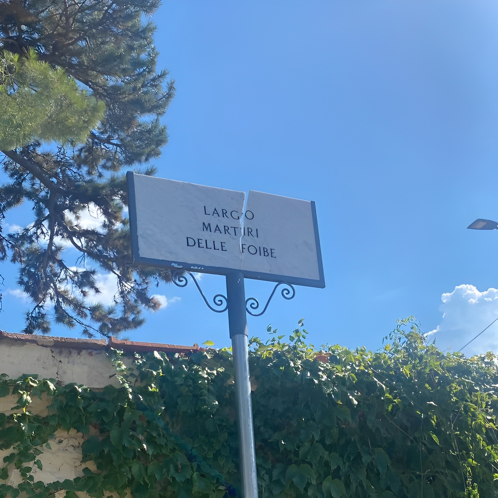 Foibe, nuovo attacco vandalico contro un monumento ai martiri: dov'è successo