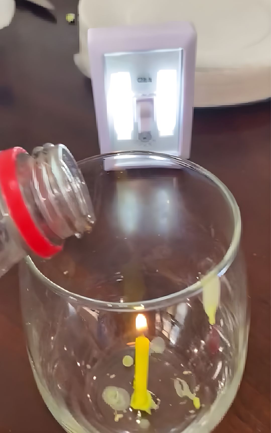 acqua coca cola candela esperimento