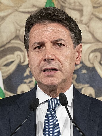 Giuseppe Conte affonda Giorgia Meloni: