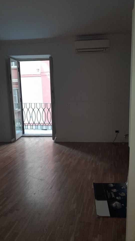 Napoli, il prezzo dell'affitto è da capogiro:
