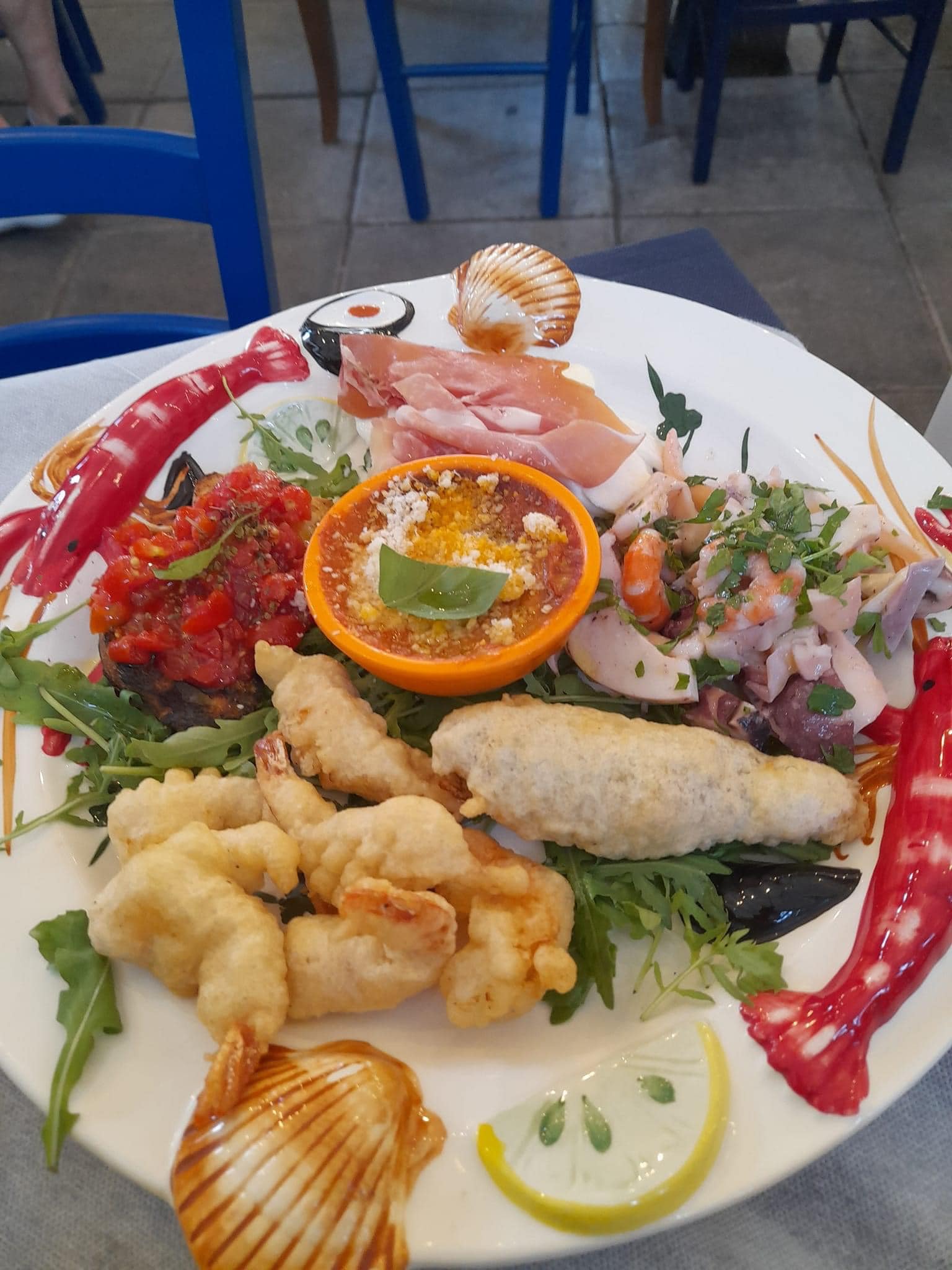 Sorrento, turista mostra lo scontrino: "Prezzo onesto, ma l'antipasto costava troppo"
