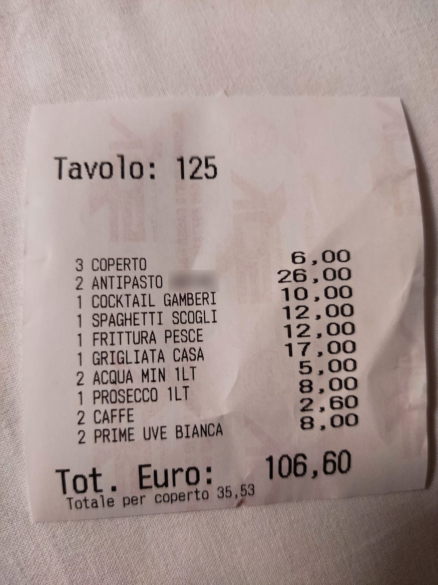 Veneto, lo scontrino della cena di lavoro a base di pesce è una piacevole sorpresa: "Regalato!"