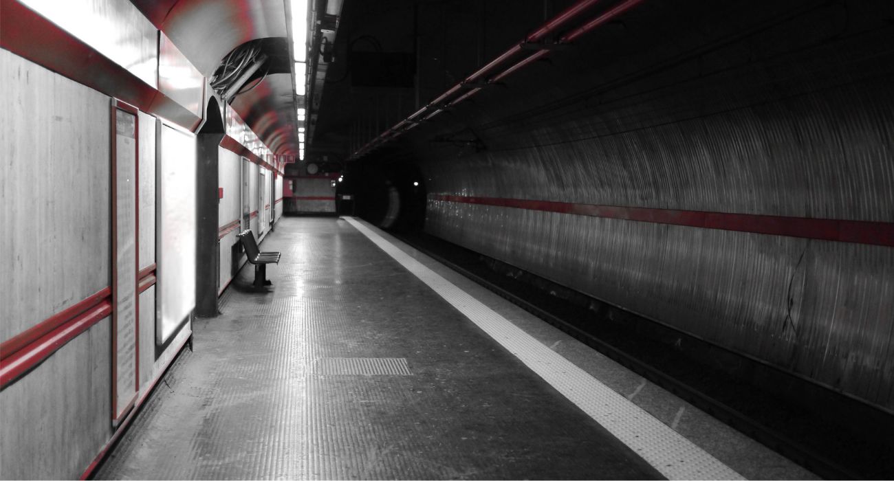 Roma, trasporto pubblico nel caos: cosa fa l'autista di un bus per entrare al posto di guida