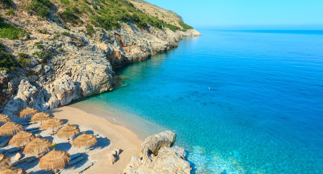 Albania, i 5 scontrini dei turisti italiani più discussi dell'estate