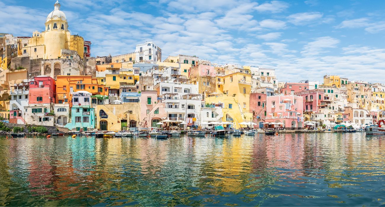 Napoli, due appartamenti in affitto a un prezzo assurdo: "Ci deve essere un errore"
