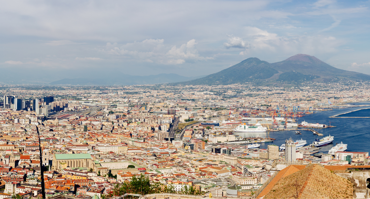Napoli, spunta il cartello più premuroso di sempre: