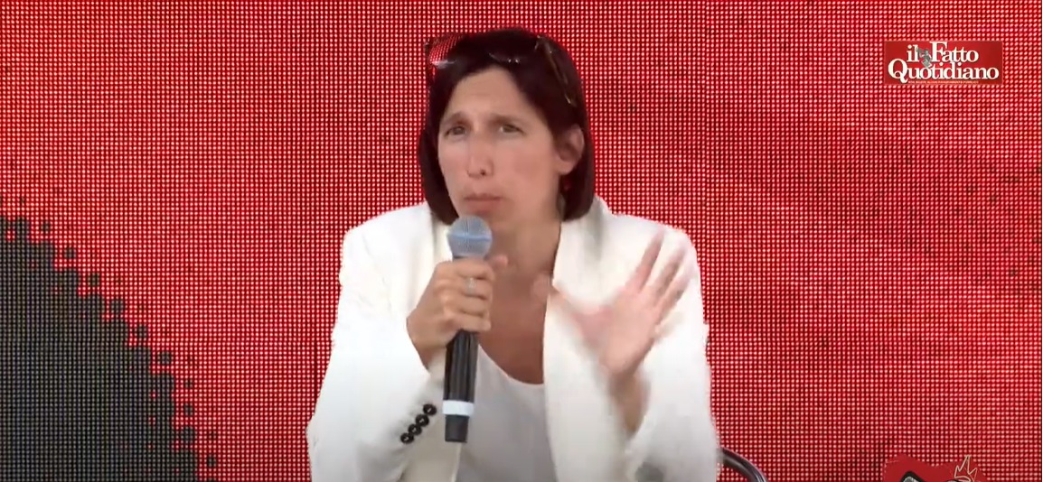 Elly Schlein fischiata alla festa del Fatto Quotidiano: il motivo della contestazione