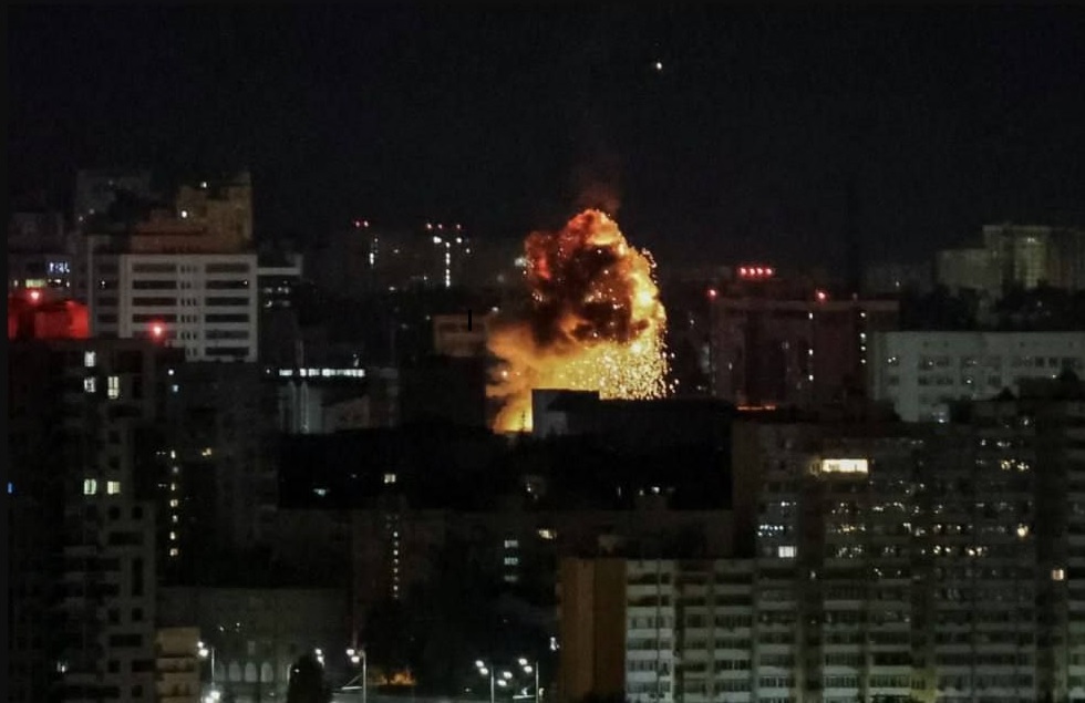 Ucraina, sciame di droni russi su Kiev: danni e feriti