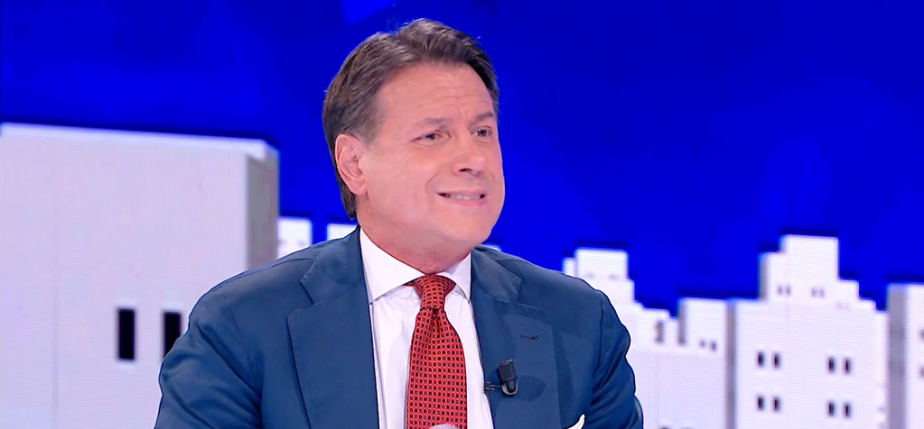 Giuseppe Conte affonda Giorgia Meloni: