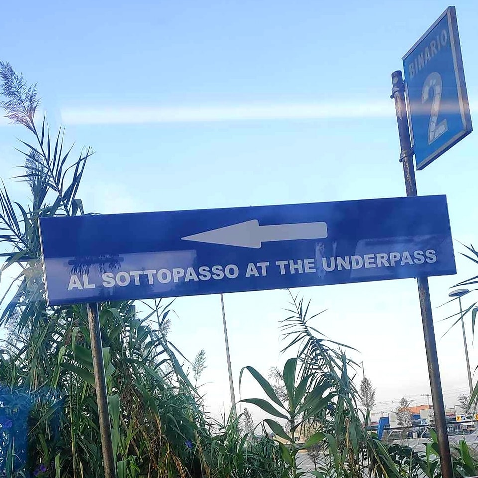 Pompei, nuovo look (con errori) per la stazione dei treni: "Facciamo un passo avanti e mille indietro"