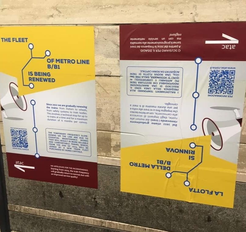 Roma, il manifesto nella metro è impossibile da leggere: il motivo vi lascerà a bocca aperta