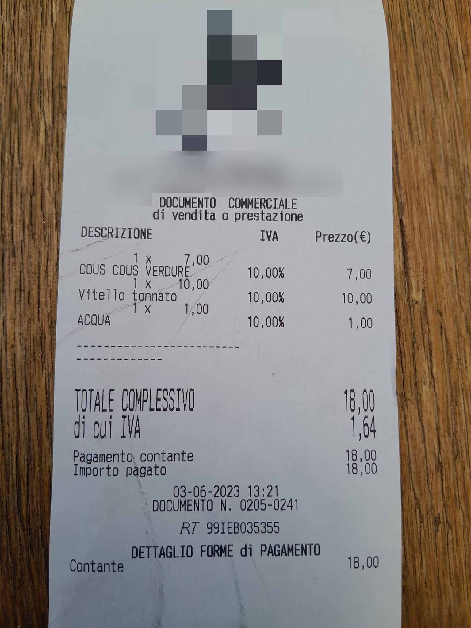 Milano, turista mostra lo scontrino del ristorante sul naviglio: "Il prezzo del vitello tonnato va benissimo"