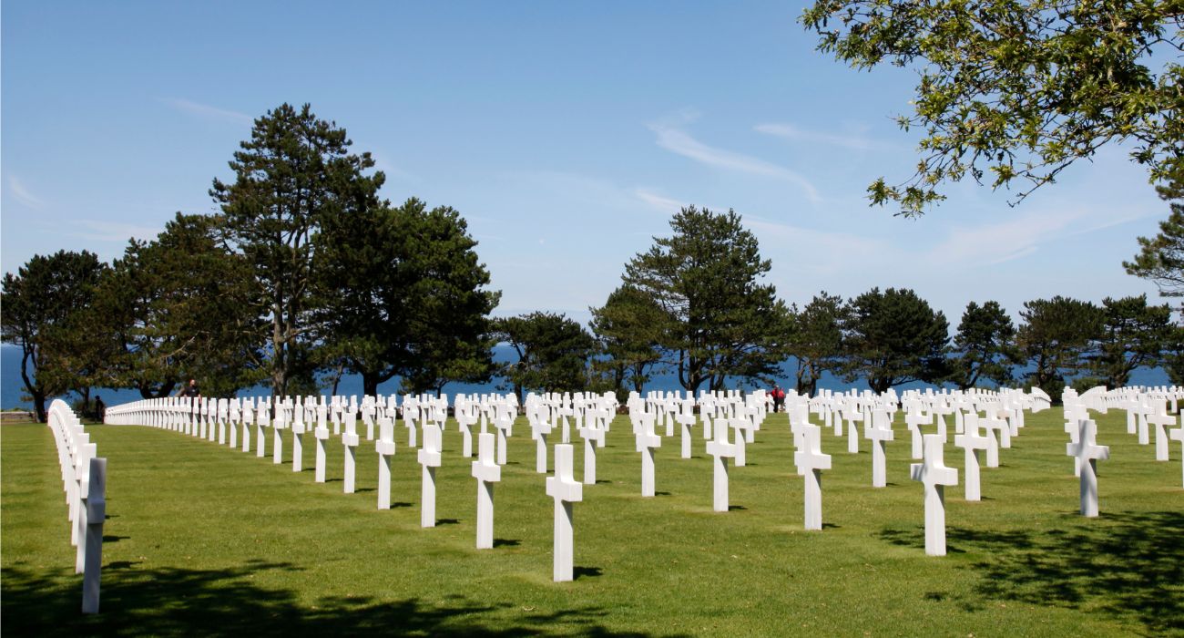 Papa Francesco al Rome War Cemetery riflette sulle guerre passate e presenti: "Uno vince l'altro ma..."
