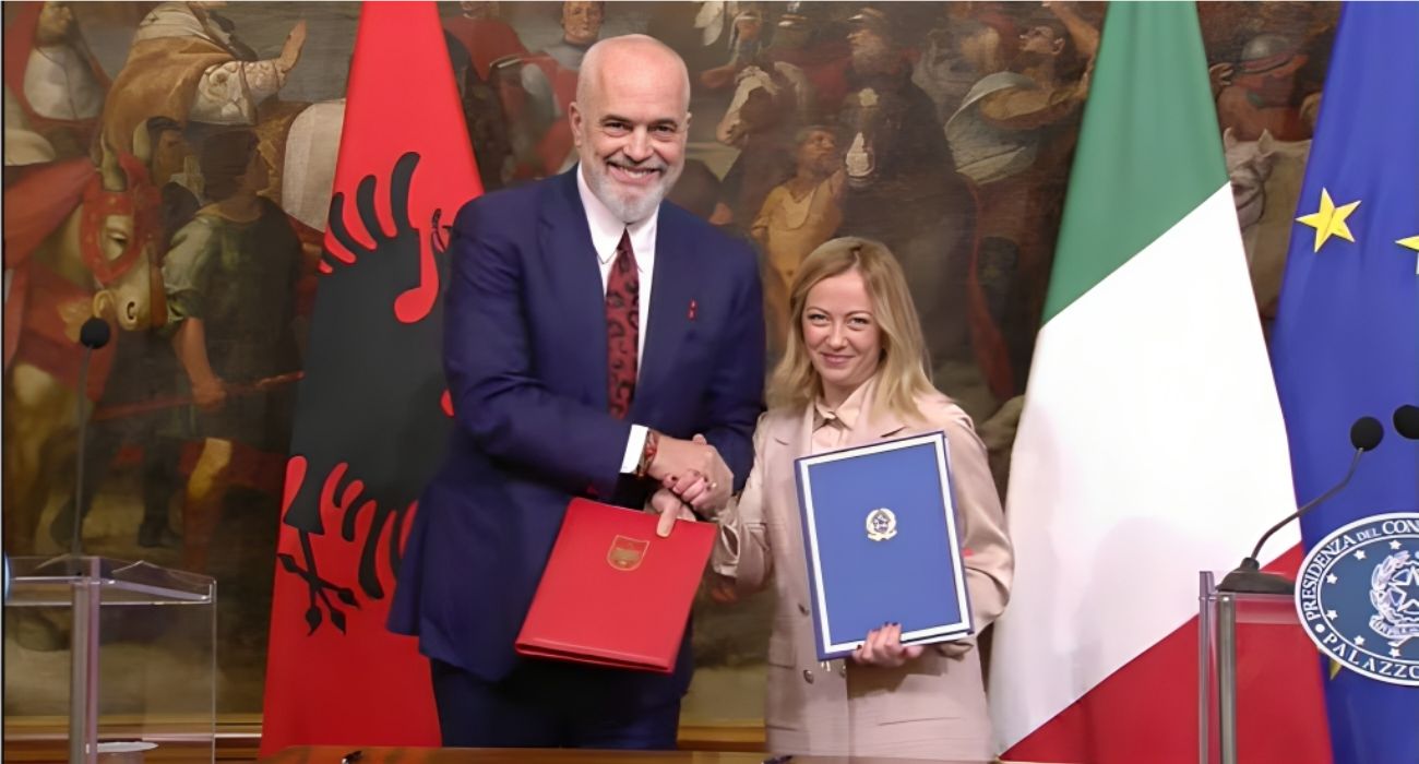 Migranti, Bruno Vespa sull'accordo tra Italia e Albania: "Questa è la sostanza del problema"