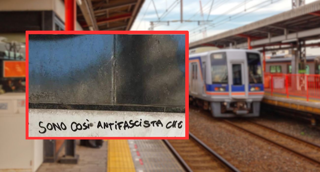 25 aprile, nella stazione dei treni compare una scritta esilarante: "Sono così antifascista che..."