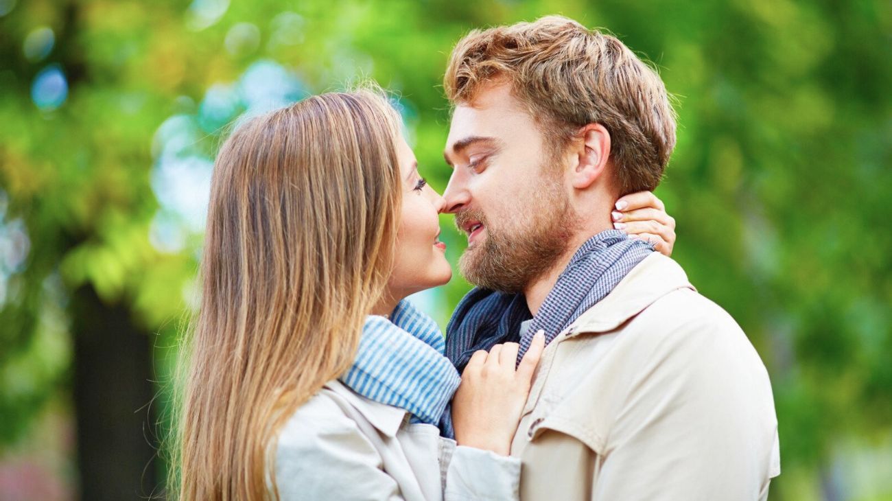 La psicologia spiega come capire quando una persona è realmente attratta da te