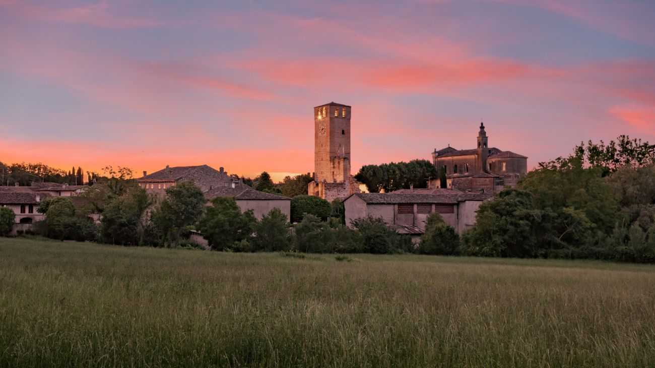 lombardia borgo lago