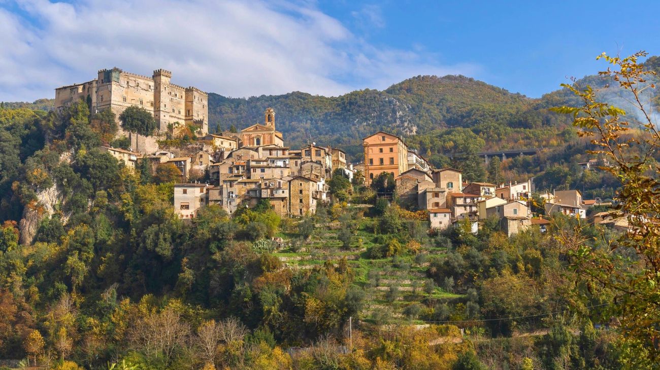 Lazio piccola Parigi borgo