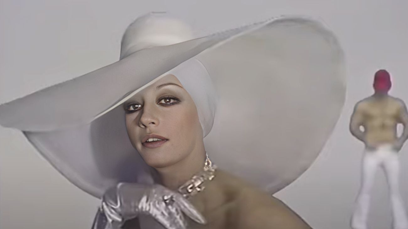raffaella carrà nel documentario giovane