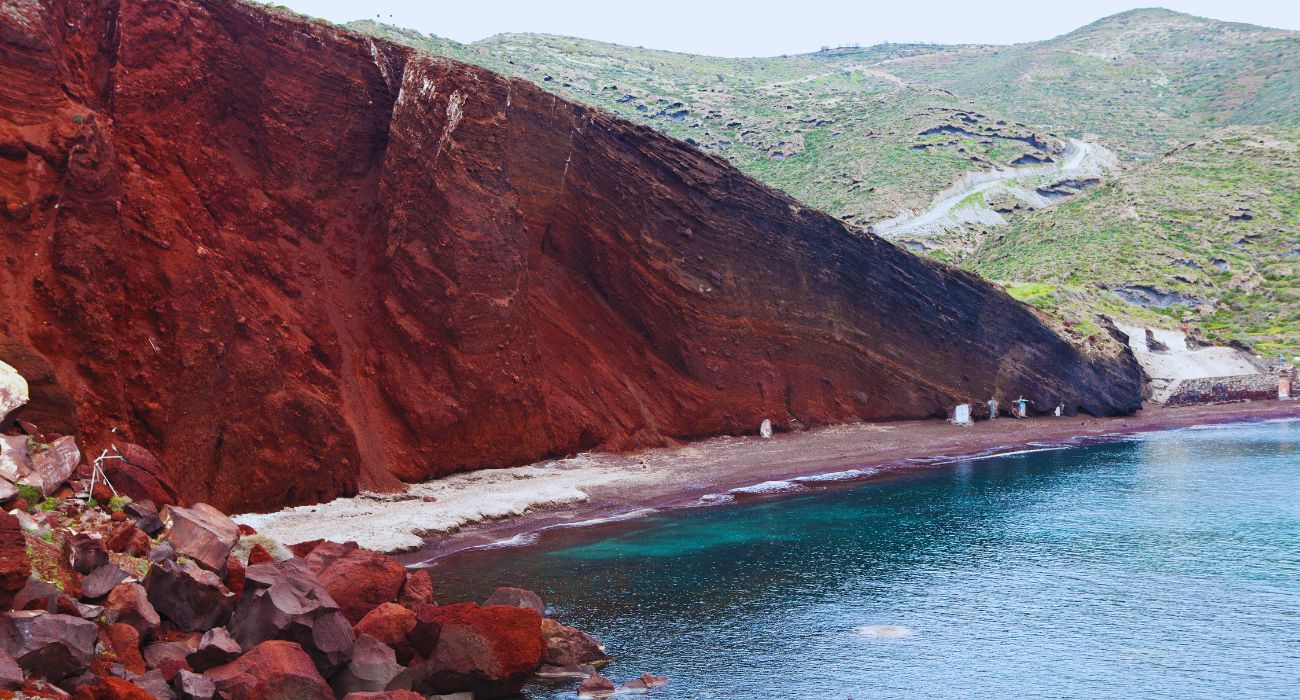 spiaggia rossa santorini (1)