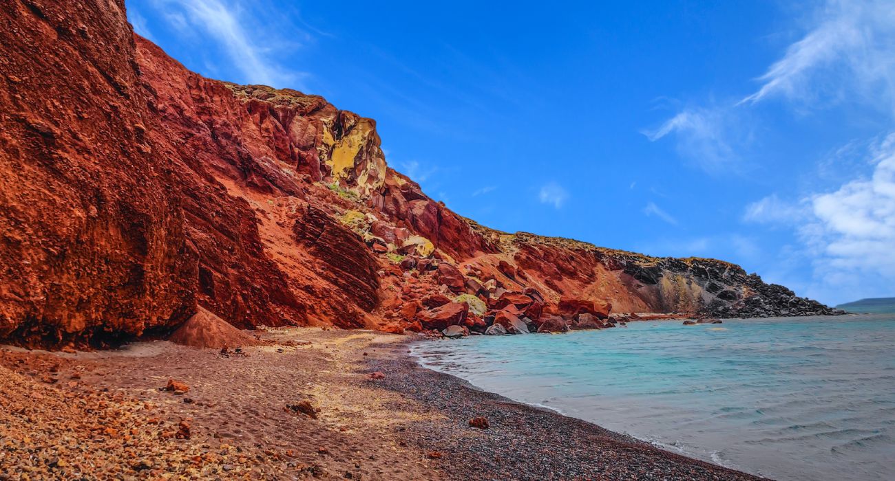 spiaggia rossa santorini mar egeo