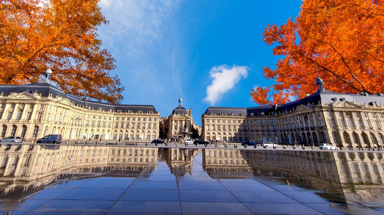 Vino, arte e bellezza: la città francese da visitare questo autunno