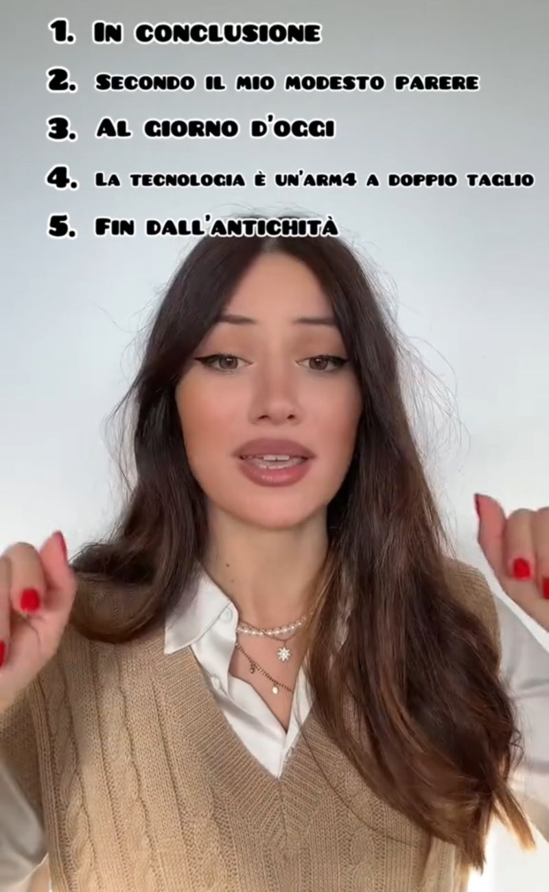 Il riepilogo delle 5 frasi fatte che la docente di italiano non vuole leggere nei temi dei suoi alunni