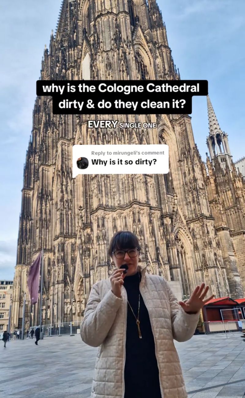 La cattedrale di Colonia è oggettivamente sporca ma il motivo è banale: attira la sporcizia ed è difficile da pulire