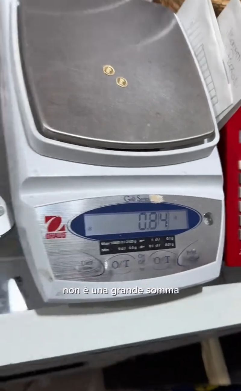 Questa è la dimensione dei gettoni d'oro della Rai, estremamente ridotta.