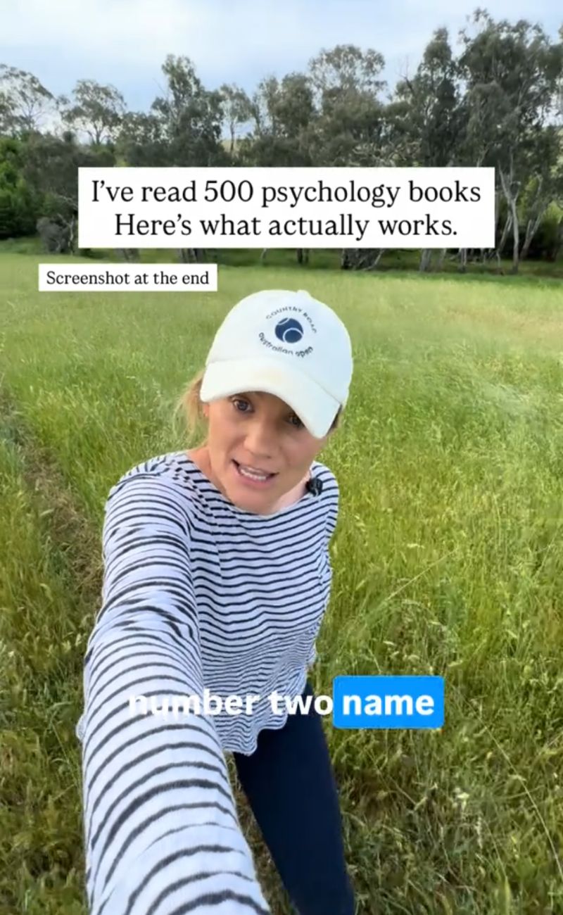 L'autrice del video ha letto oltre 500 libri di psicologia e ha raccolto 10 consigli per i suoi follower.