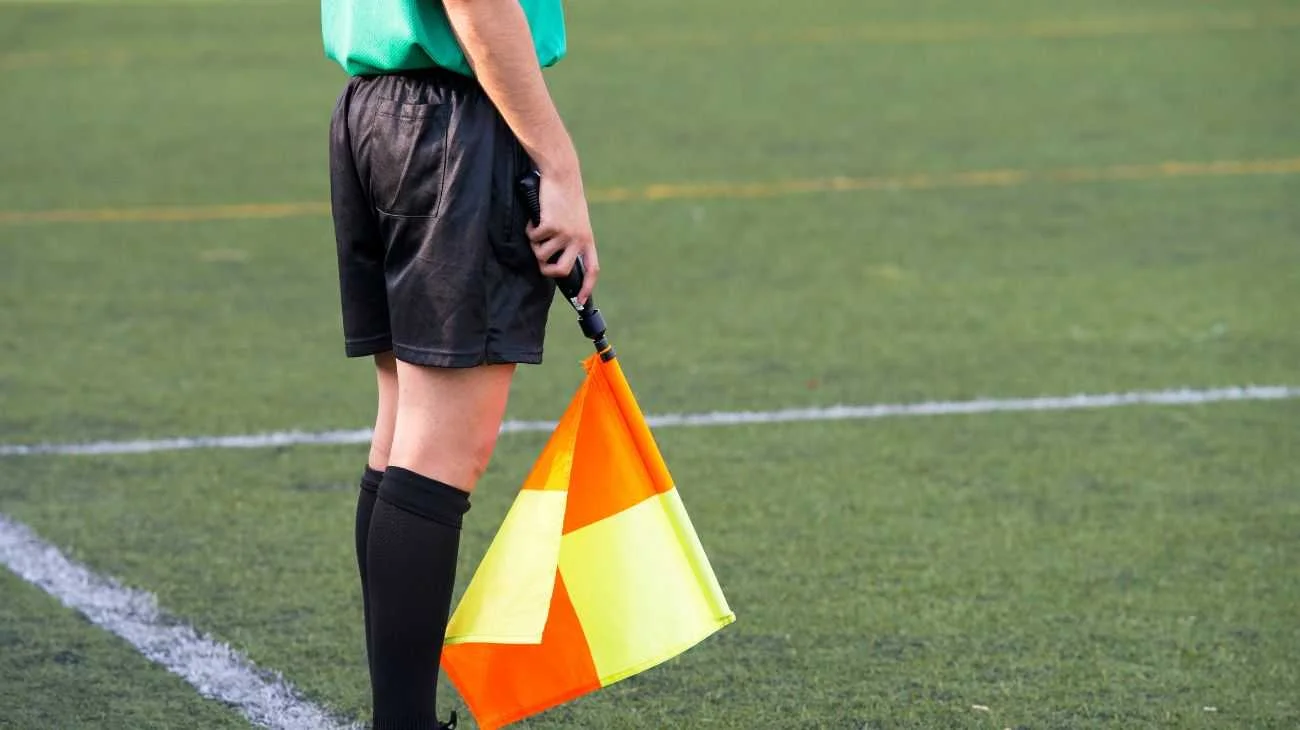 Come si diventa arbitri e qual è lo stipendio di uno che dirige gare di Serie A