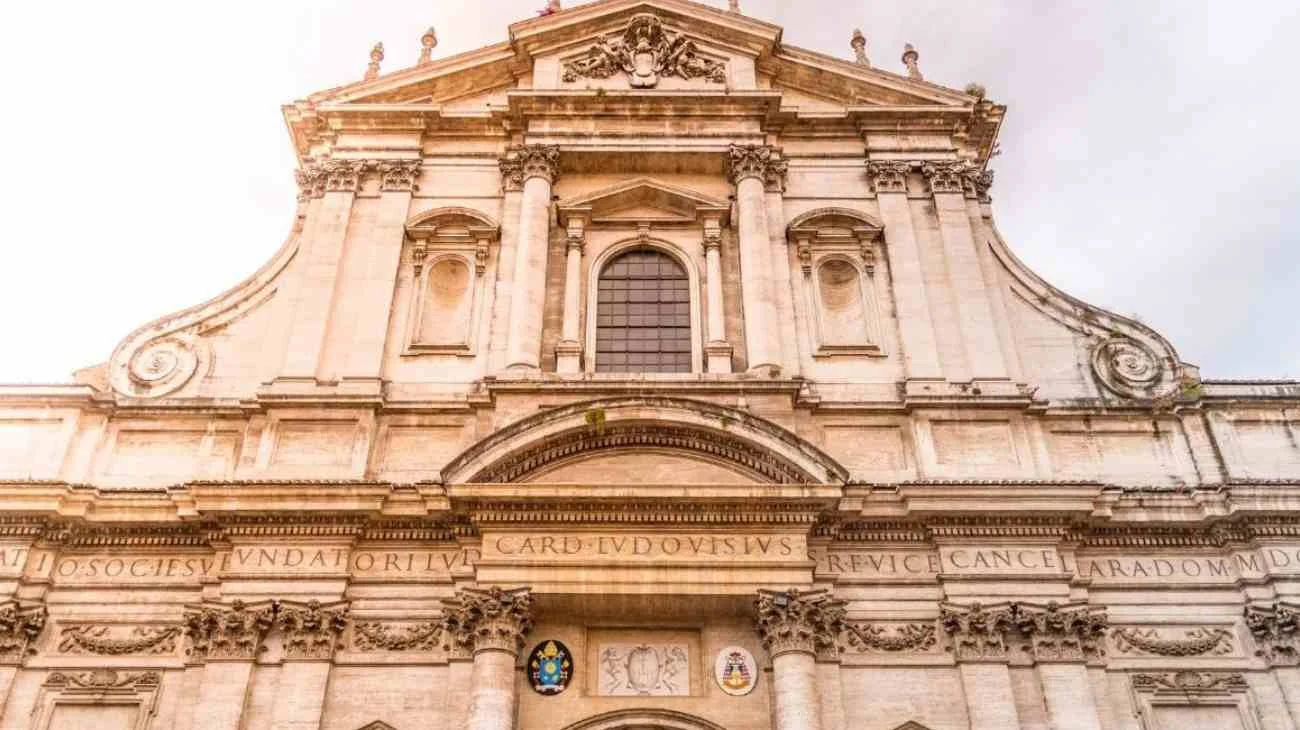 La chiesa "nascosta" di Roma che custodisce un tesoro: sui social sta spopolando per questa sua particolarità
