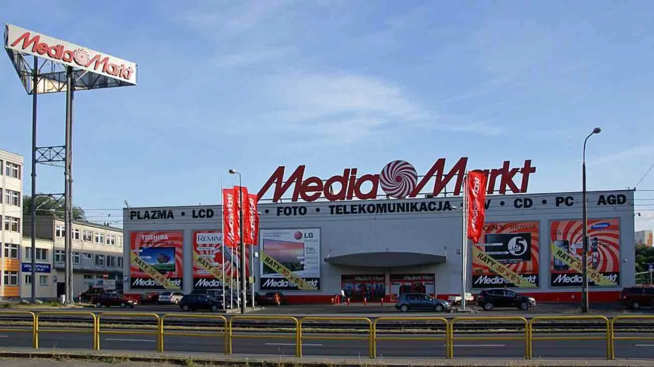 Mediaworld vendita ai cinesi bloccata