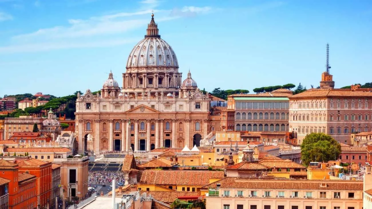 Perché i film sui Papi non vengono mai girati in Vaticano e qual è la sua "controfigura"