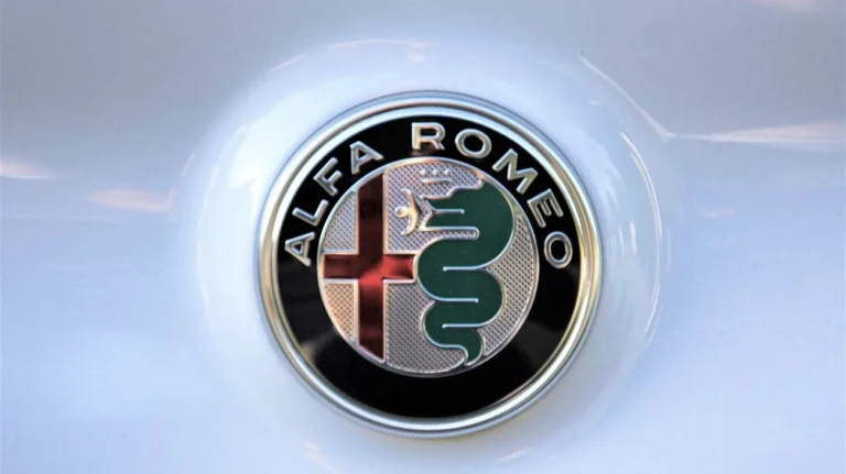 Alfa Romeo (Pixabay) - Tuttonotizie.eu