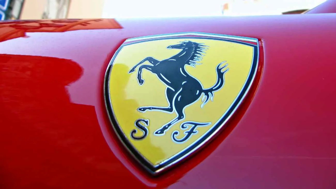 Perché Ferrari non ha più nulla a che fare con FIAT: dietro c'è lo zampino di Elkann