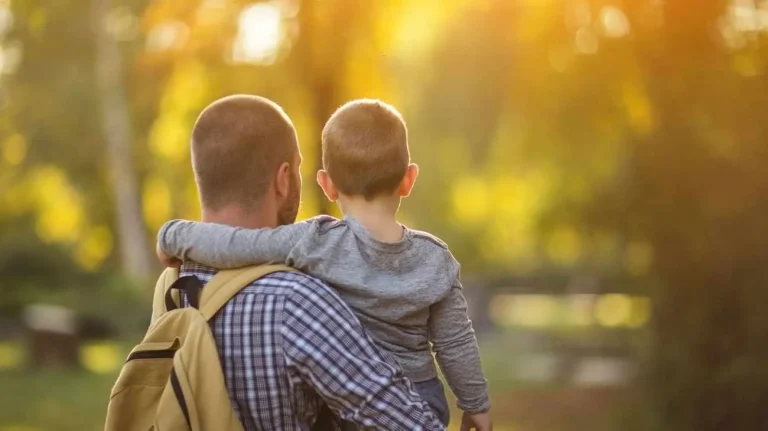 Genitore con figlio - Tuttonotizie.eu