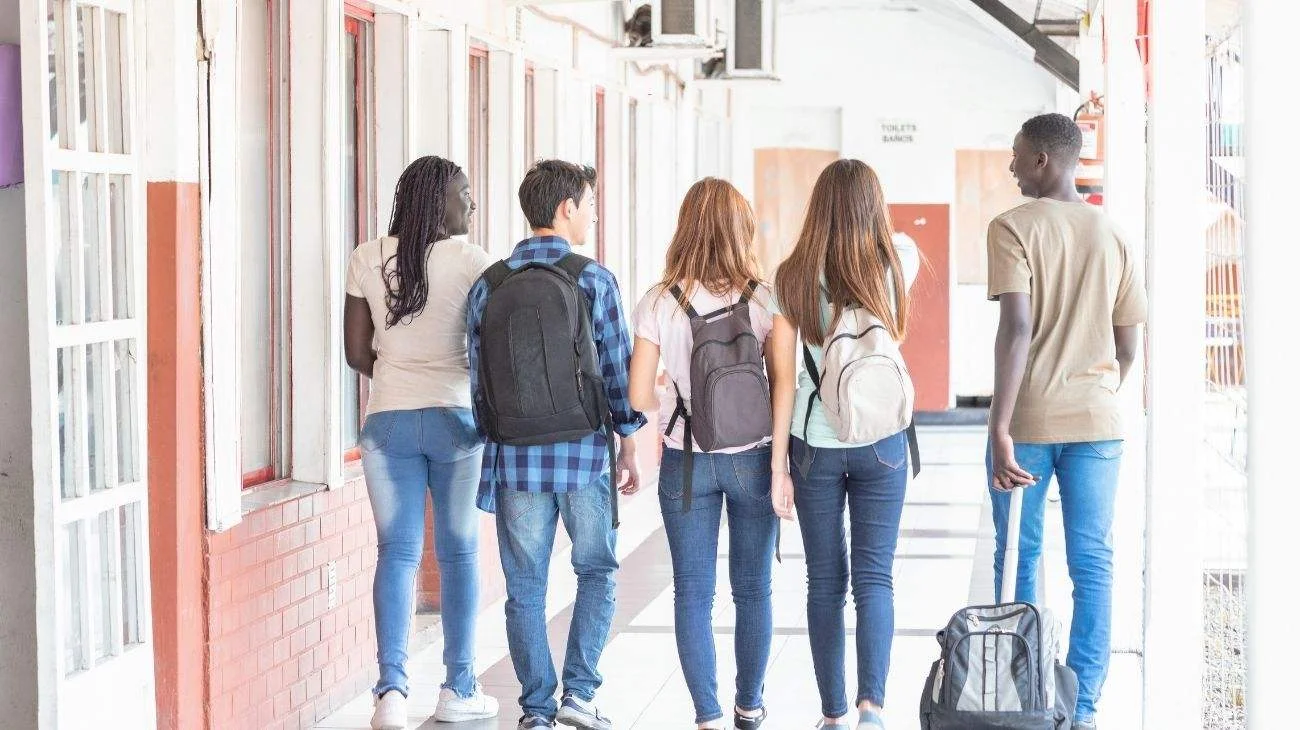 Allarme violenza nei giovani: c'è chi vuole uscire di casa con un coltello, situazione fuori controllo