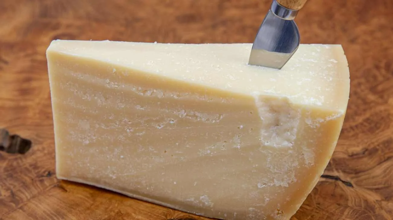 Parmigiano Reggiano o Grana Padano, qual è la differenza: tutti i segreti di questi 2 orgogli nazionali