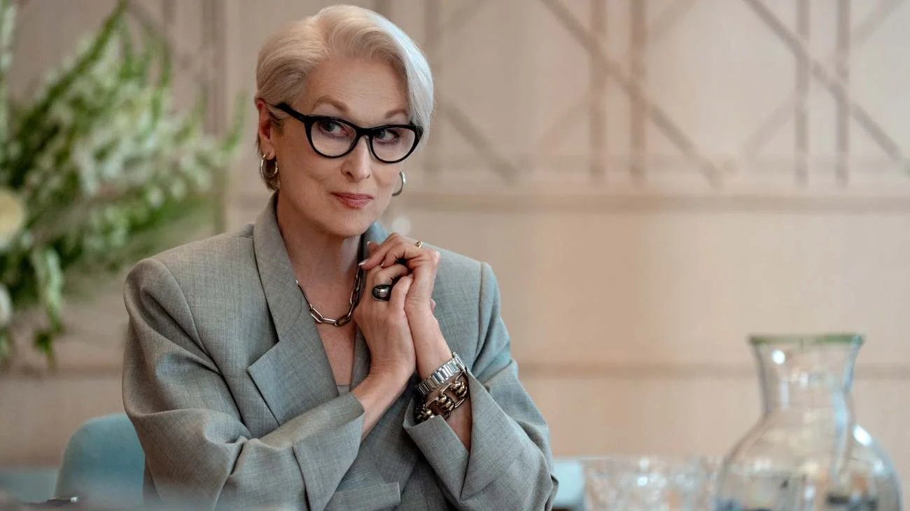 Il diavolo veste Prada 2 fotografa la realtà, ma c'è il solito finale hollywoodiano