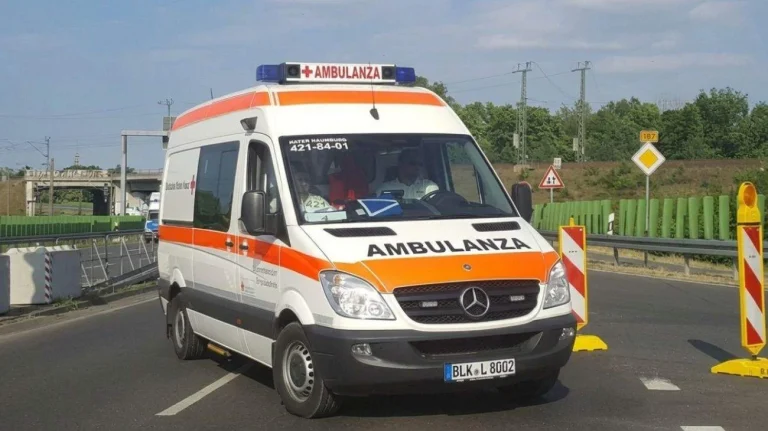 Ambulanza (Pixabay) - Tuttonotizie.eu